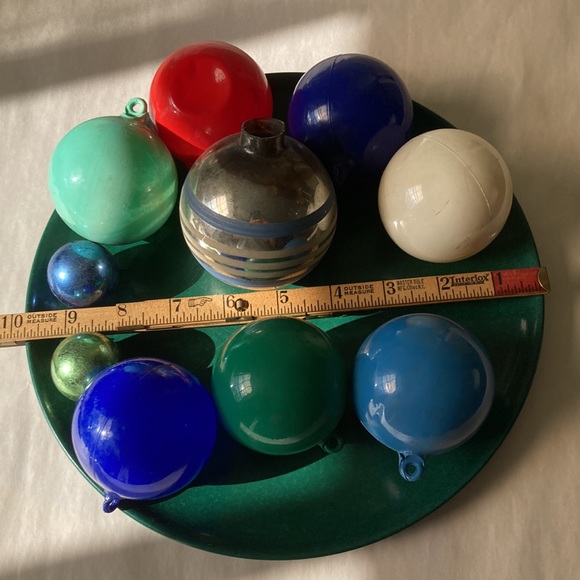 Bundle of 10 vintage Christmas ornaments mercury glass and plastic - Picture 2 of 9